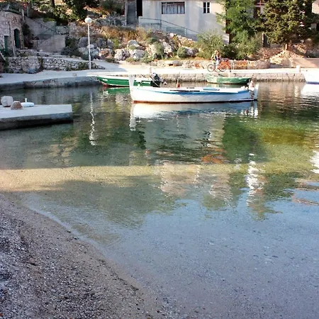 Apartment By The Sea Basina, Hvar - 4620